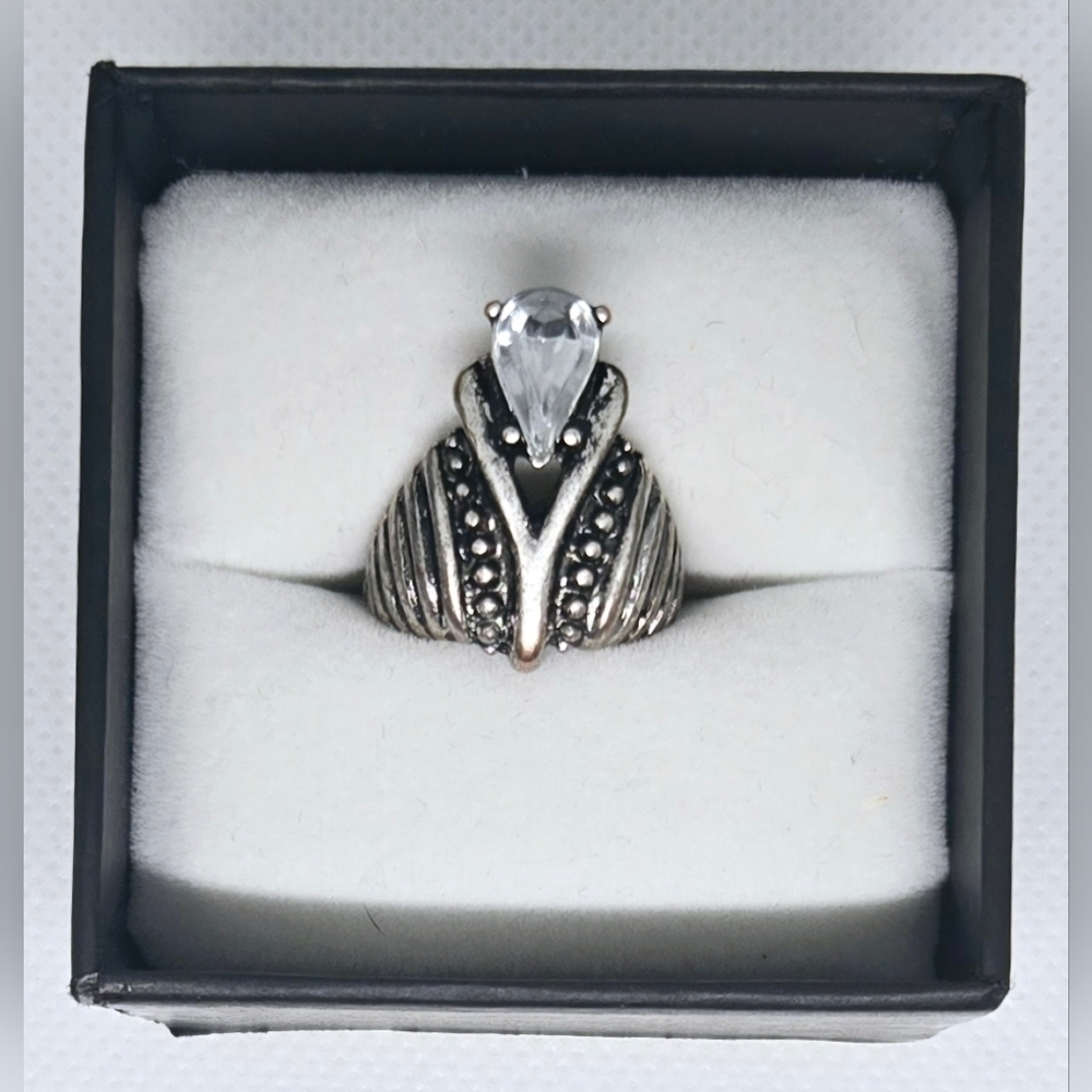 Gothic Teardrop Rhinestone Ring Antiqued Silver Tone Statement Size 4.5